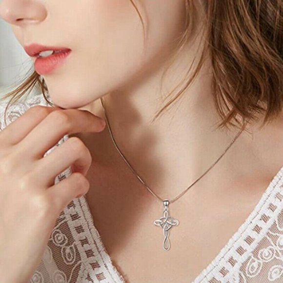 NWOT Silver Celtic Cross Necklace - Picture 2 of 7